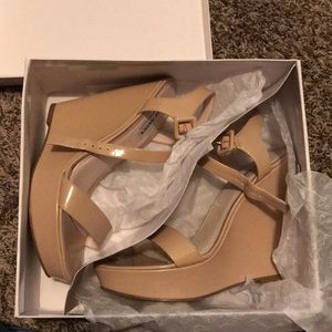 Steve Madden nude wedges